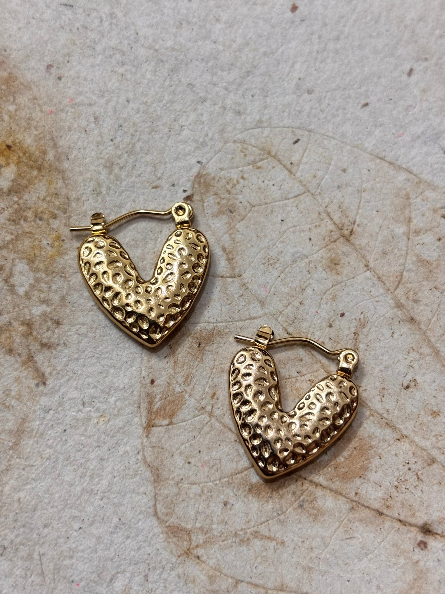 Pebble Heart Hoops