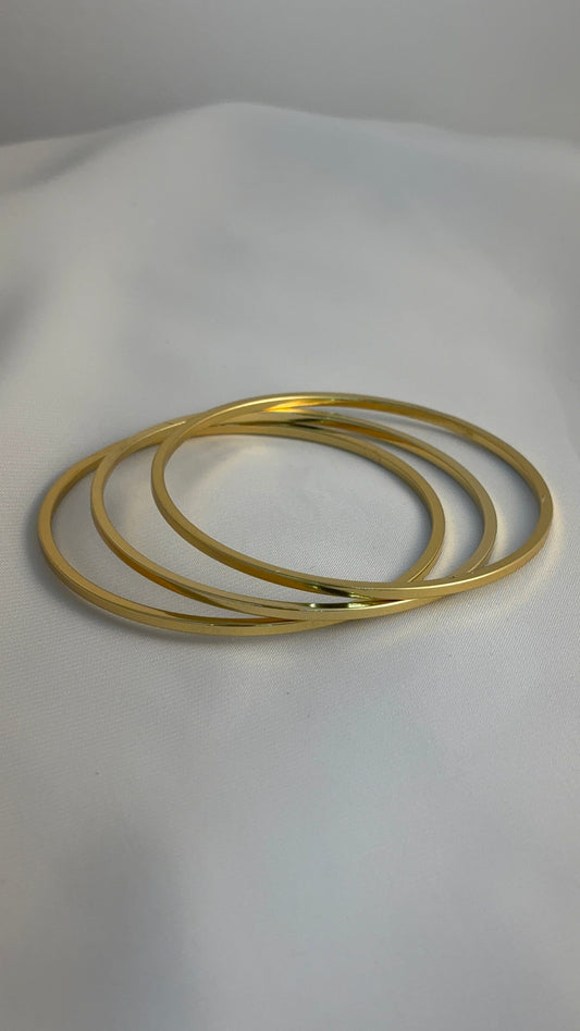 Essential Sleek Gold Bangles – Set of 3