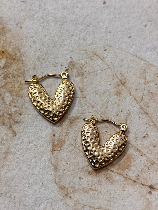 Pebble Heart Hoops