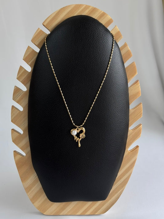 Melting Heart Pearl Necklace