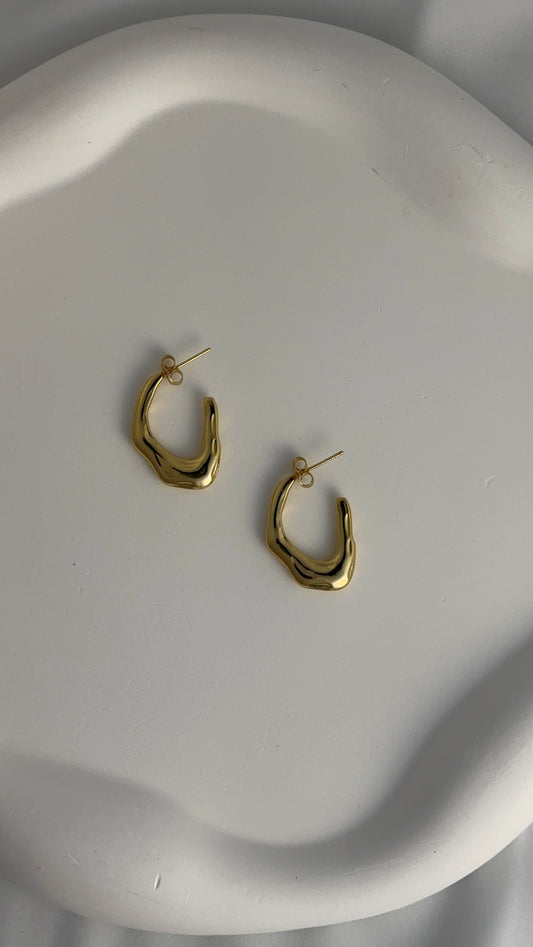 Molten Gold Mini Stud