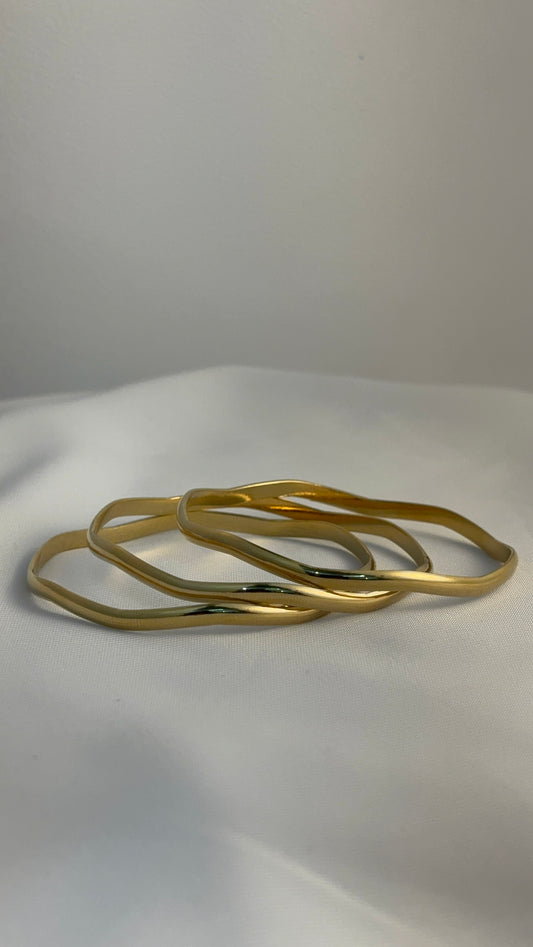 Golden Wave Stack Bangles – Set of 3